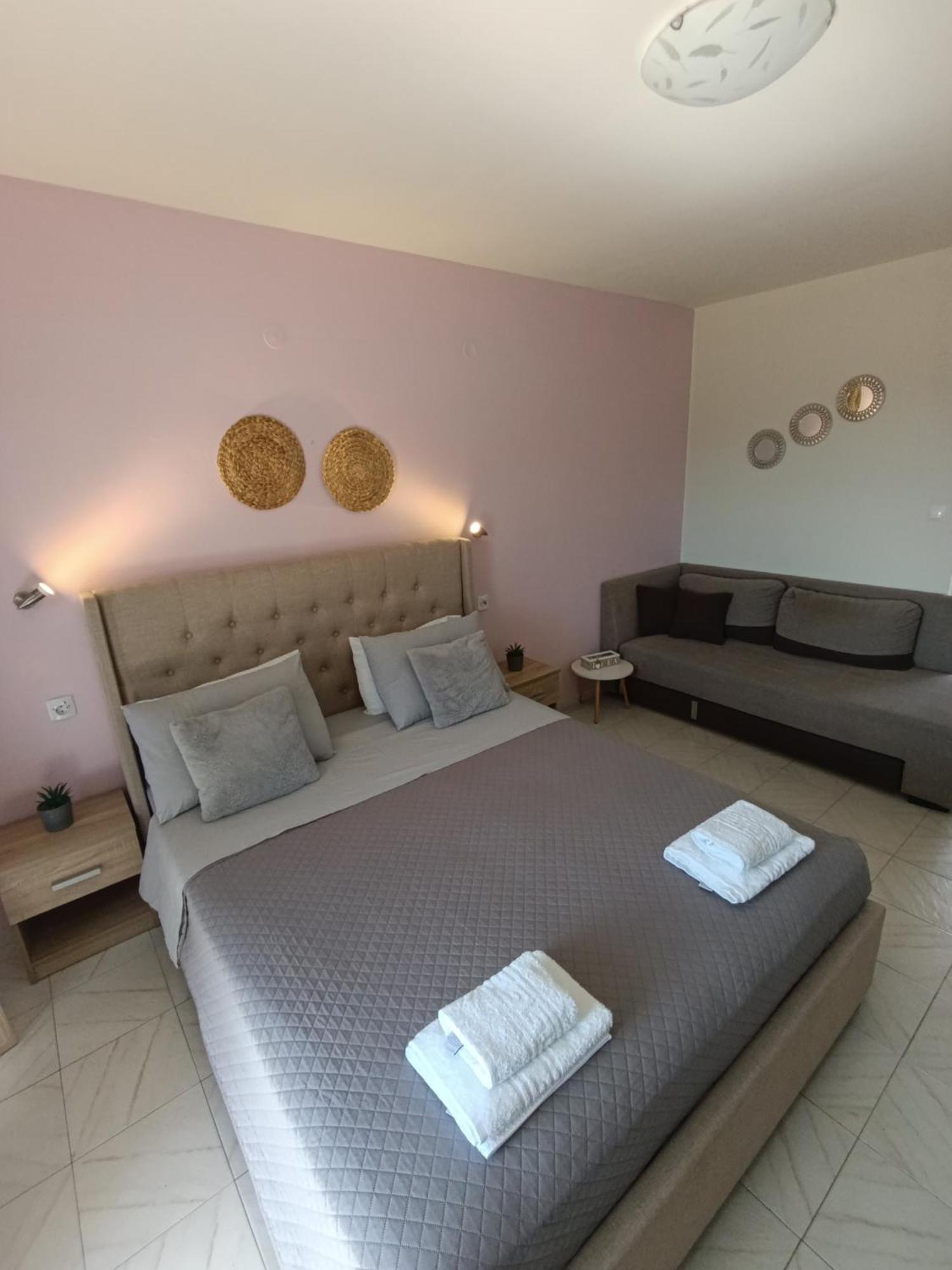 Agathi Paradise Apartment Charaki